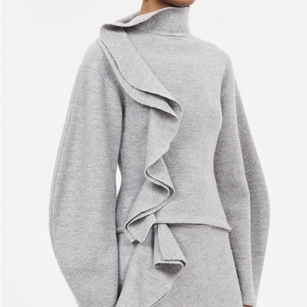 Ulla Johnson Corinna Wool Gray Double Layer Cascading Ruffle Sweater
Sculptural